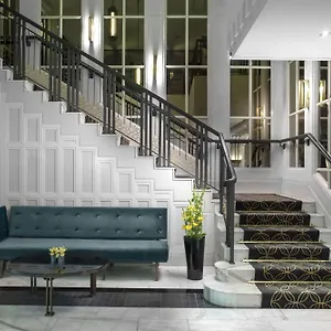 Hilton Old Town Отель