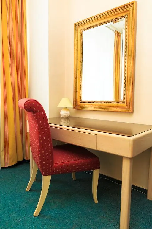 Hotel Mira Inn Prague 3*,
